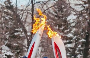 Трактор, снегоход и сани Деда Мороза - Чувашия воспринимает эстафету олимпийского огня