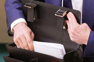 Депутат предложил сделать открытый реестр коррупционеров