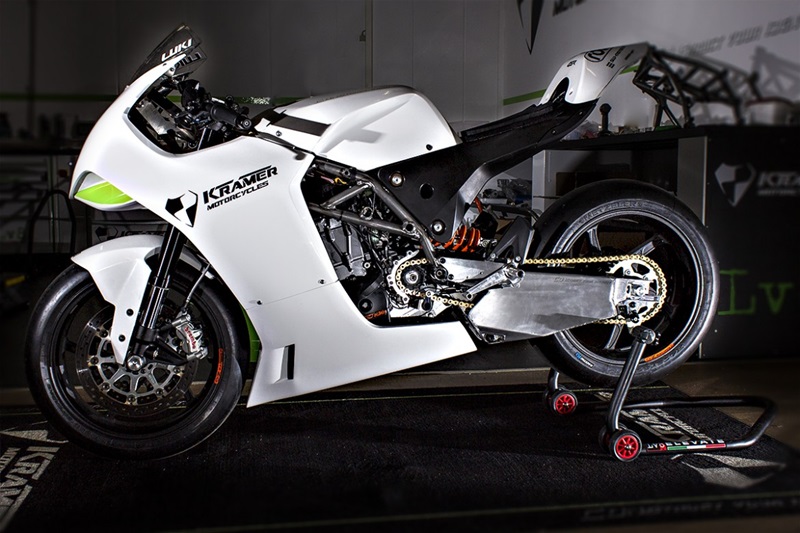 Гоночный мотоцикл HKR-EVO2 690