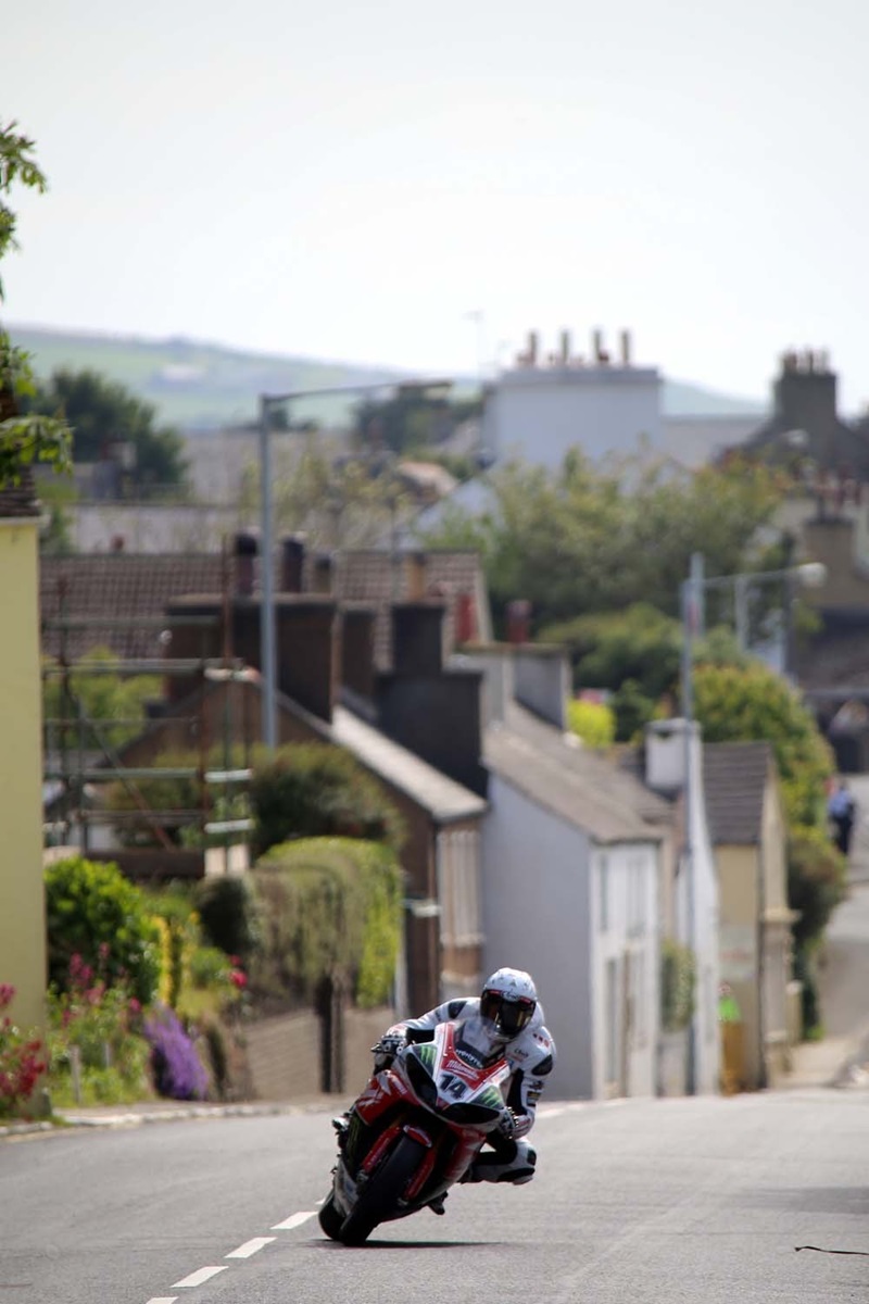Турист Трофи 2014: фотографии второй гонки Sidecar TT - Керк-Майкл, Юнион-Миллс и подиум