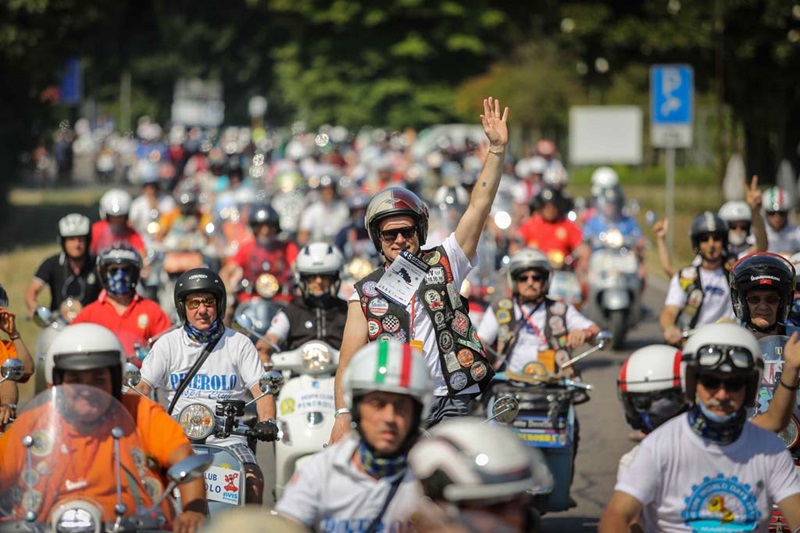 10 000 веспаводов собралось на мероприятии Vespa World Days 2014