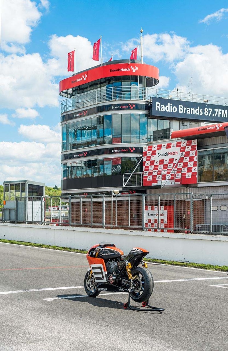Гоночный кастом Harley-Davidson XR1200TT