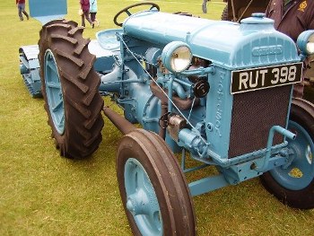Fordson RAF Aircraft Recovery Tractor Walk Around